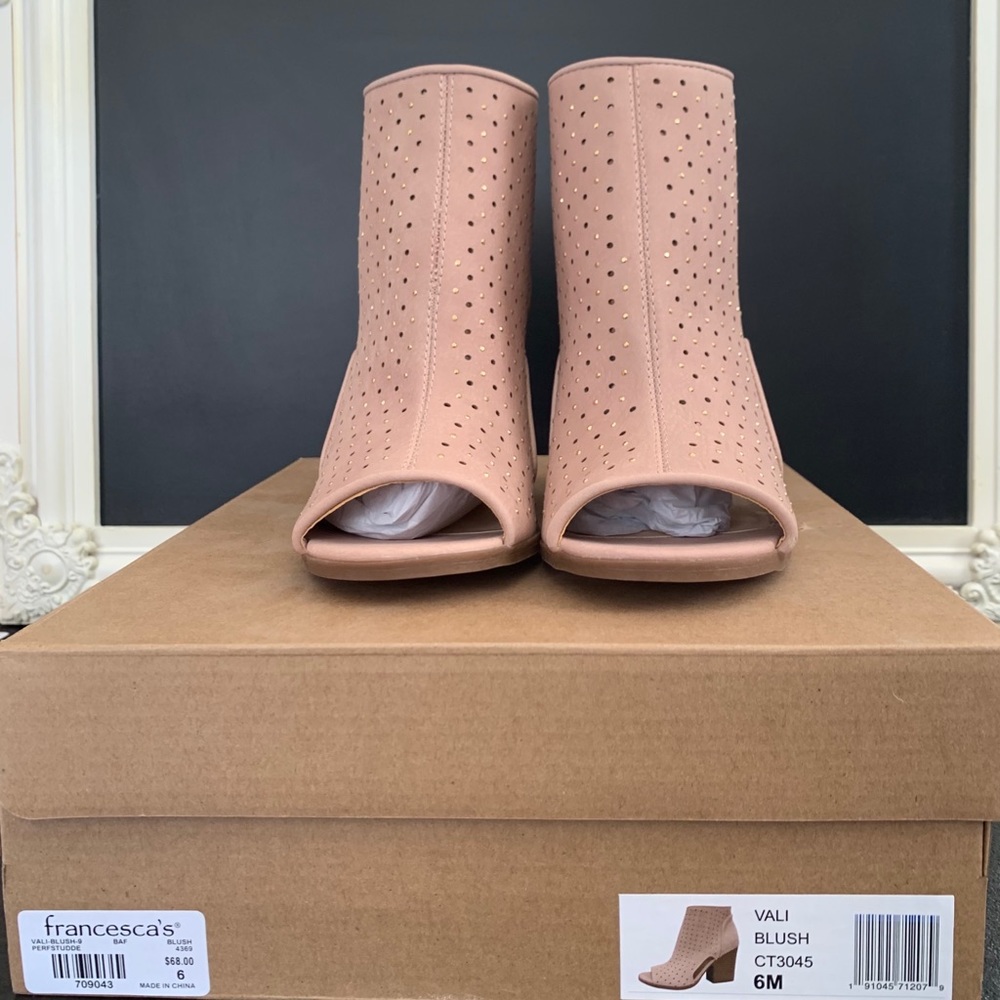 Francesca’s Vali-Blush Shoe 6M